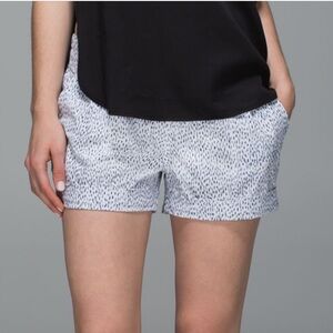 Lululemon Spring Break Away Short; Sz.6; W7C71S